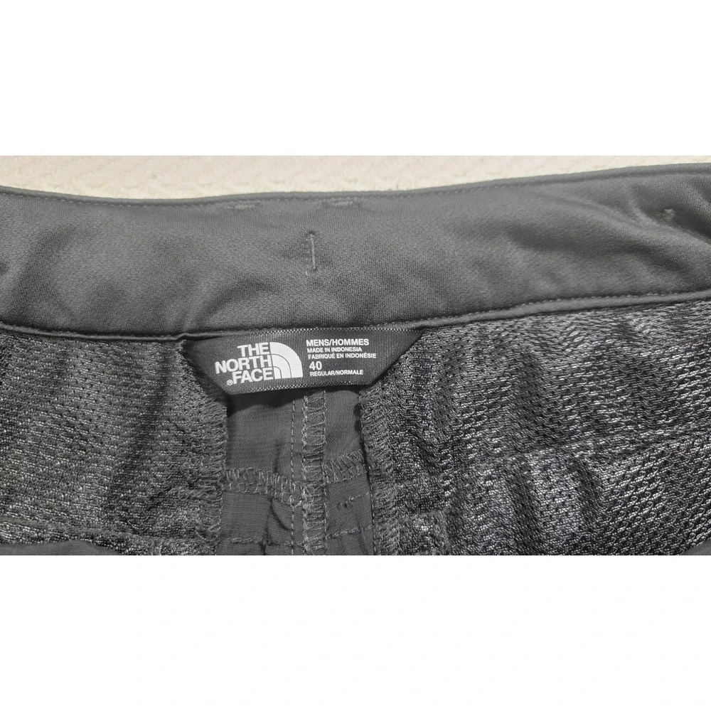 The North Face Shorts Men's 40 Black Nylon Ripstop Cargo Hiking Outdoor Regular